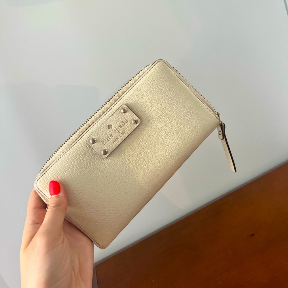 Kate spade large continental wallet pebbled leather